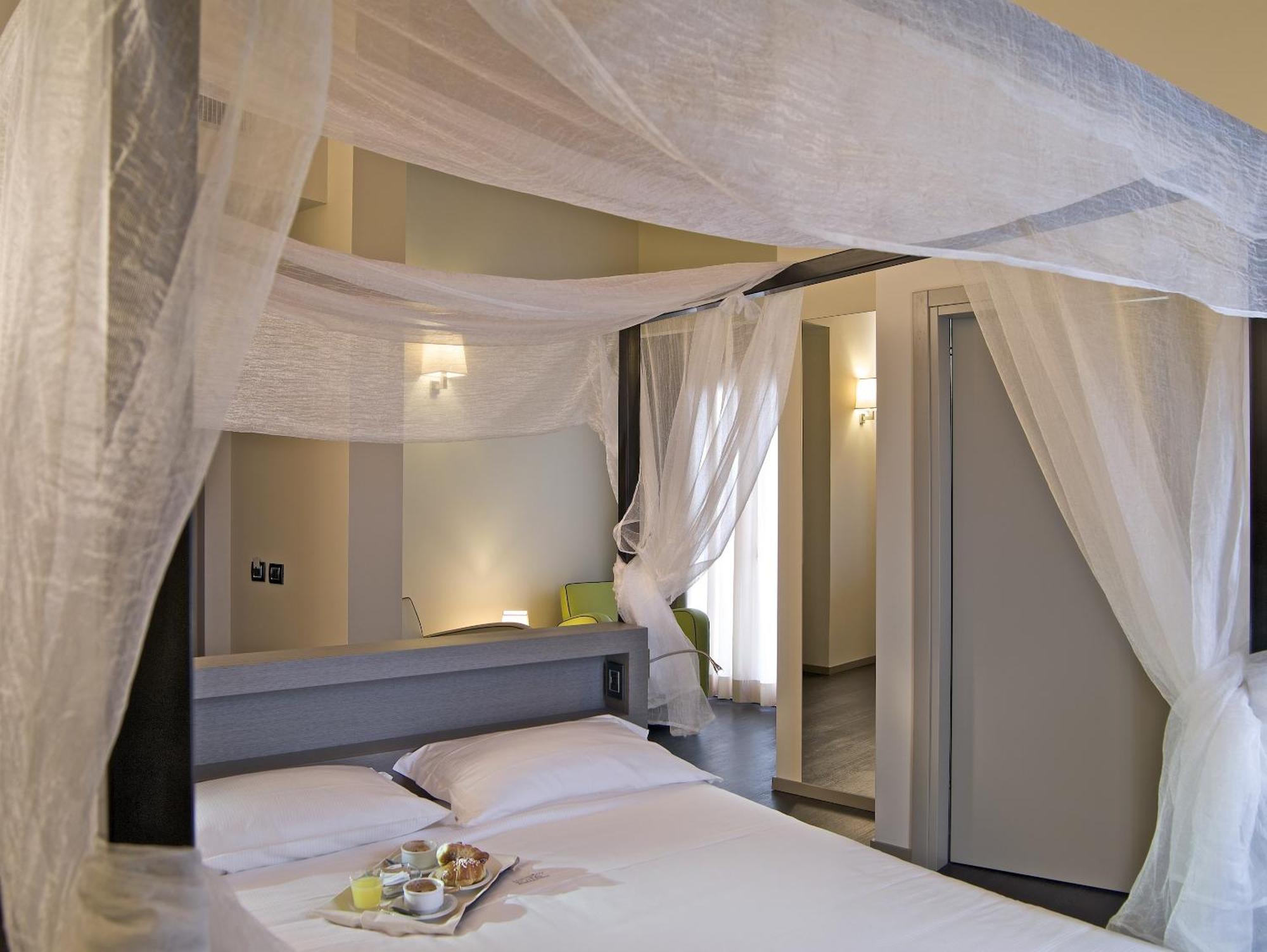 Harmony Suite Hotel Selvino Exterior foto