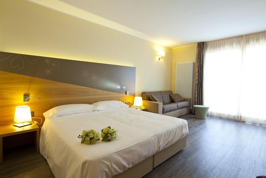 Harmony Suite Hotel Selvino Exterior foto