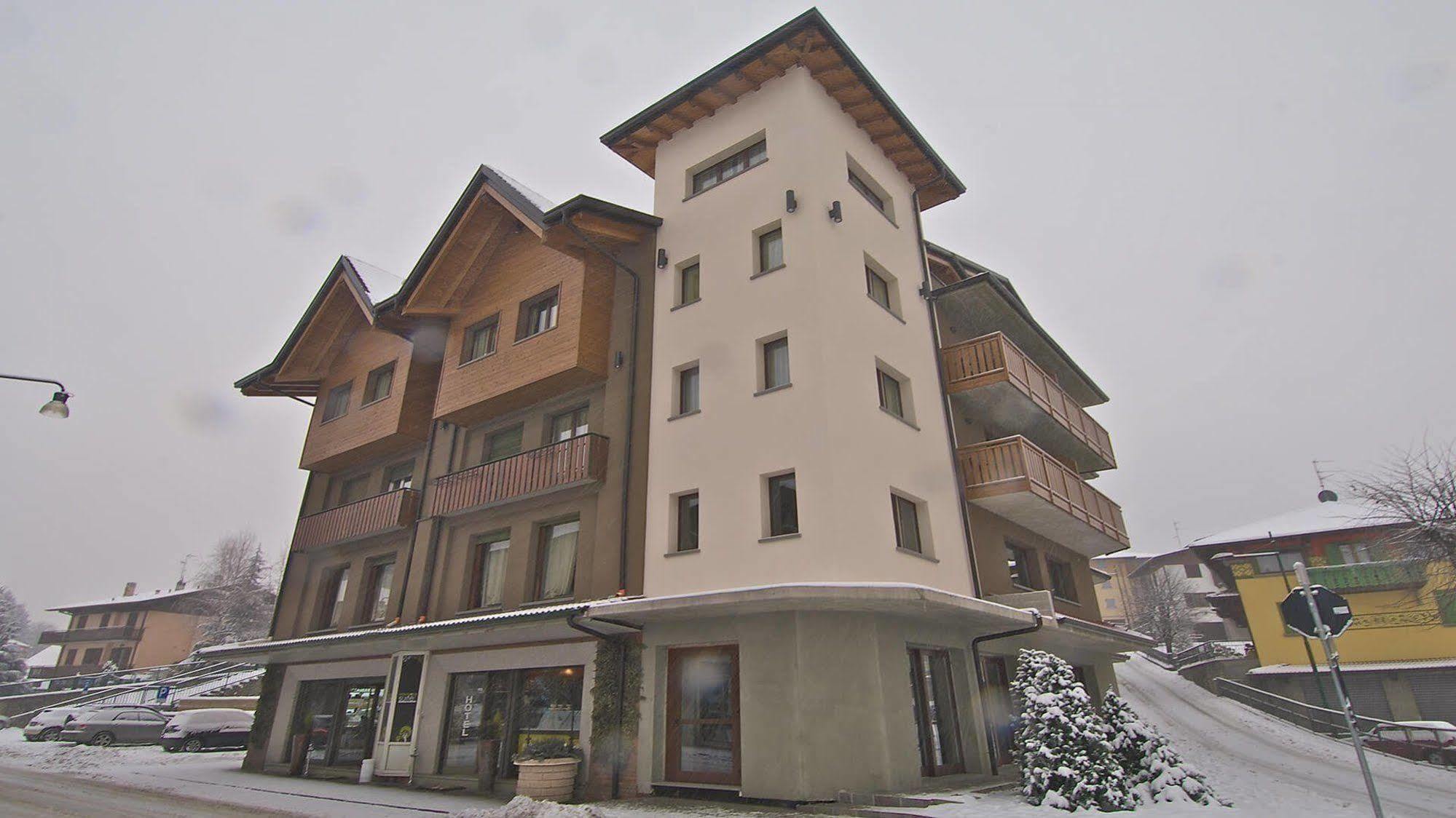 Harmony Suite Hotel Selvino Exterior foto